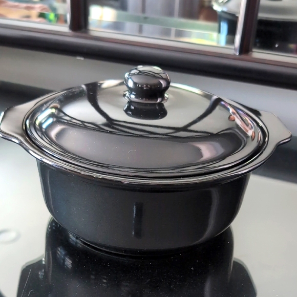 Pfaltzgraff Glossy Black Qt Casserole Dish